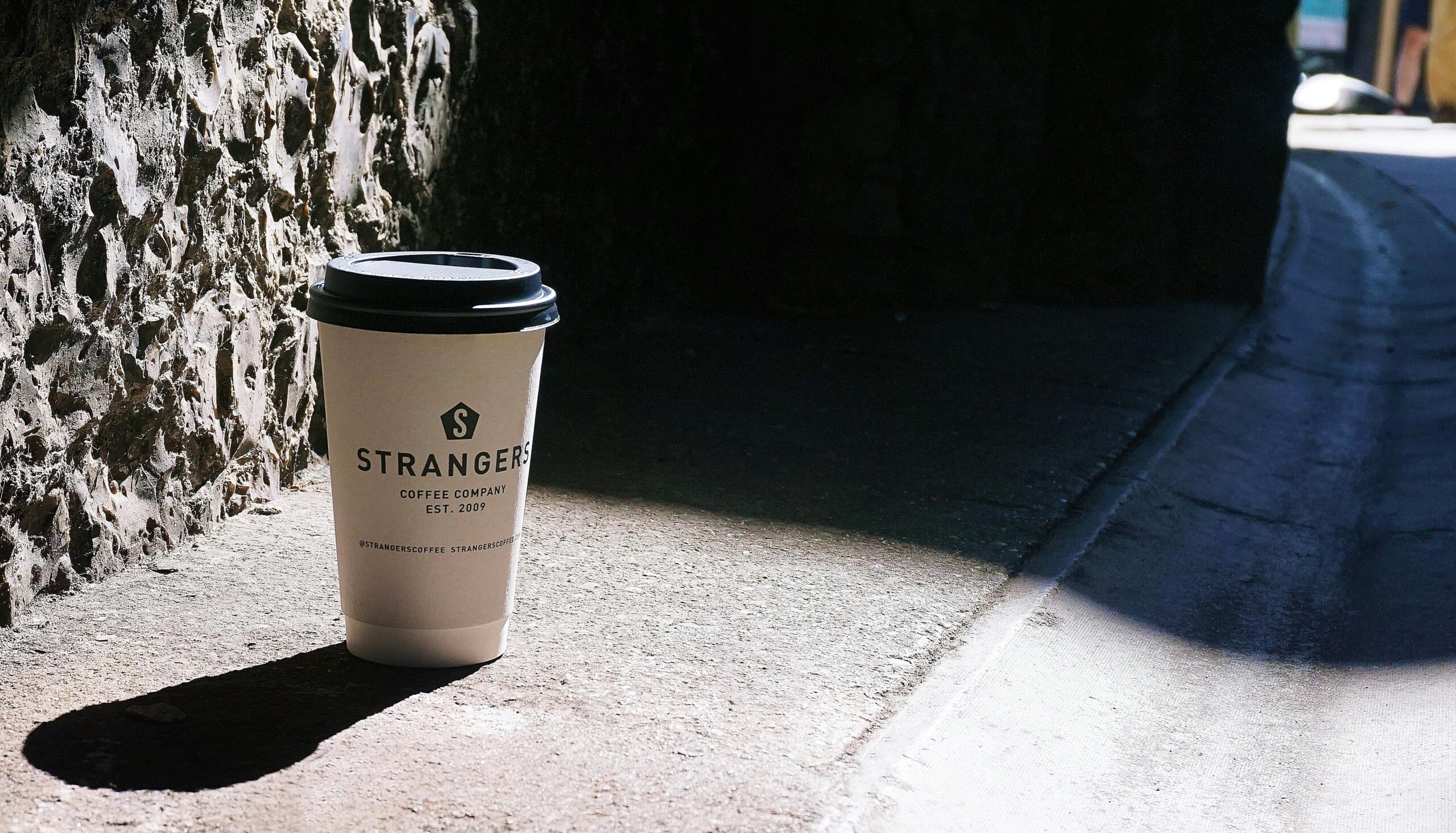 Einwegbecher Aus Weißem Kunststoff